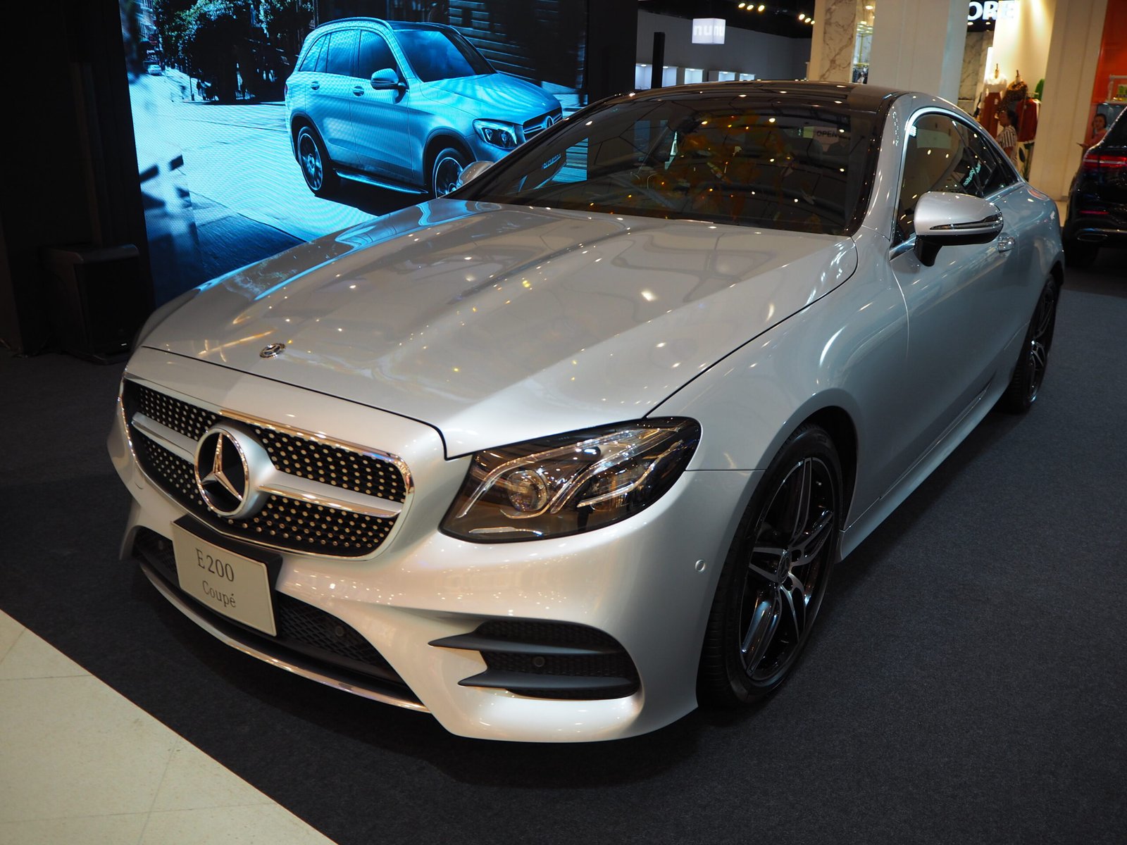 White 2018 Mercedes-Benz E-Class Coupe, the same model generation as the E400 at the center of the Kim Muratori lawsuit